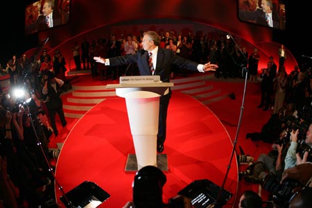 Britain's Prime Minister Tony Blair delivers his keynote speech during the annual Labour Party conference in Manchester, northern England September 26, 2006. 