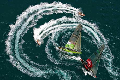 America's Cup Challengers Desafio Espanol 2007 of Spain (L) and Emirates Team New Zealand race upwind during their semi-final Race 1 at the Louis Vuitton Cup in Valencia May 14, 2007.