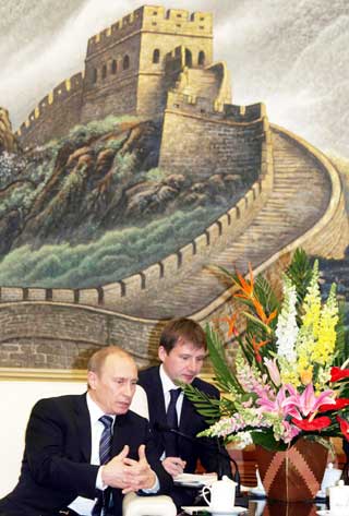 Wu Bangguo meets with Putin