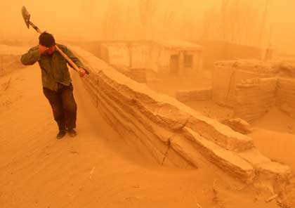 Sandstorm hits northwest China