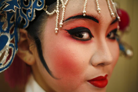 Huangmei opera performers