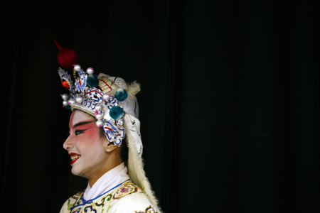 Huangmei opera performers