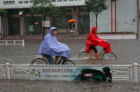 Torrential rain hits Henan