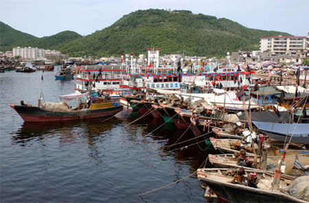 A sixth typhoon heading for S. China