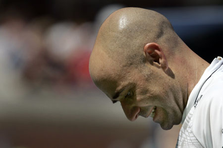 Agassi bids emotional farewell