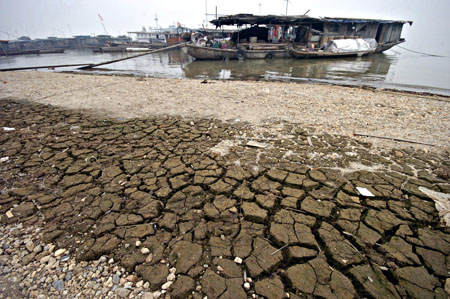 Drought of Dongting Lake