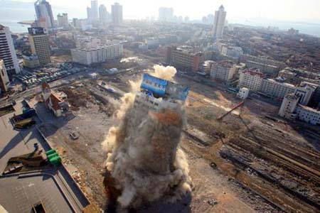 Qingdao Railway Plaza dismantled