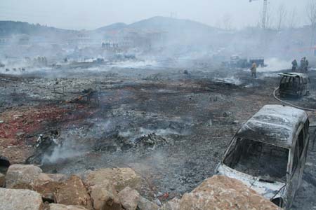 Explosions ruin firecracker market in Shandong