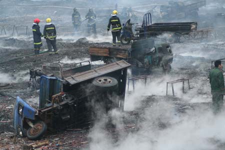 Explosions ruin firecracker market in Shandong