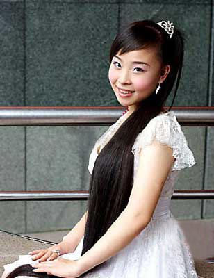 Girl to sell her 1.5m-long hair to save mother