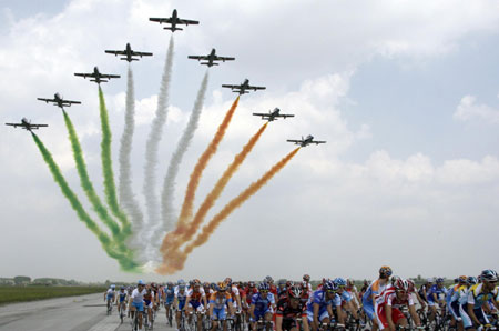 Performance of Italian Freccie Tricolori aerobatics team