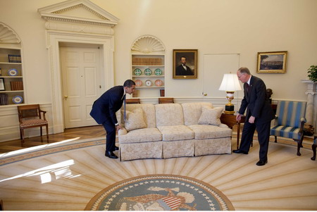 Behind-the-scenes: Obamas and those at White House