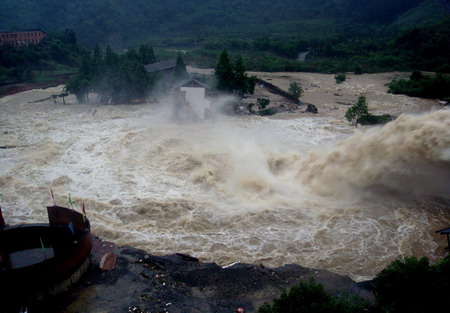 Rainstorm hits central China's Hubei Province