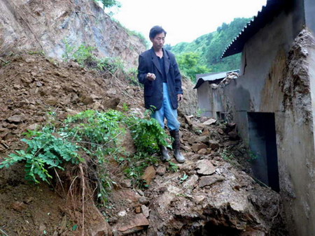 Rainstorm hits central China's Hubei Province