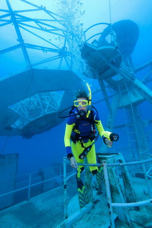 Retired US ship scuttled into artificial reef