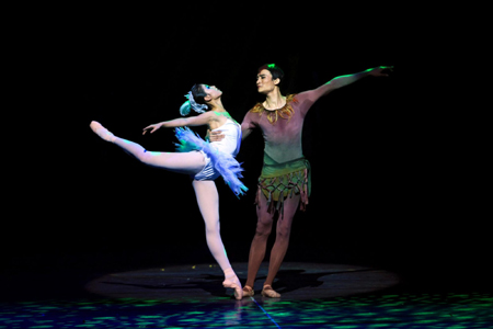 Ballet dancers rehearse in Tianjin