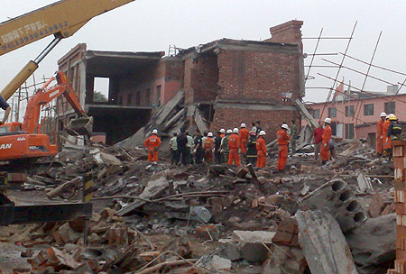 17 killed in N. China building collapse