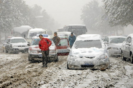 Snow storms hit northern China