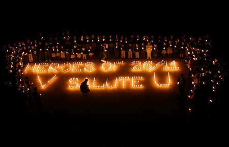 Mumbai holds vigils on eve of attacks anniversary