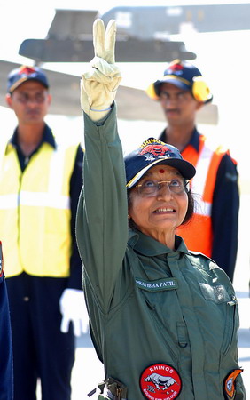 74-year-old Indian President flies in fighter jet