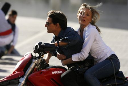 Tom Cruise, Cameron Diaz on set of 