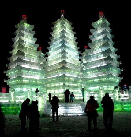 Harbin Ice and Snow World opens to tourists