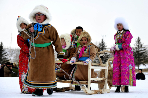 Ice, snow carnival opens in Ujimqin grassland