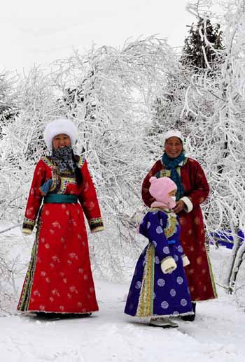 Ice, snow carnival opens in Ujimqin grassland