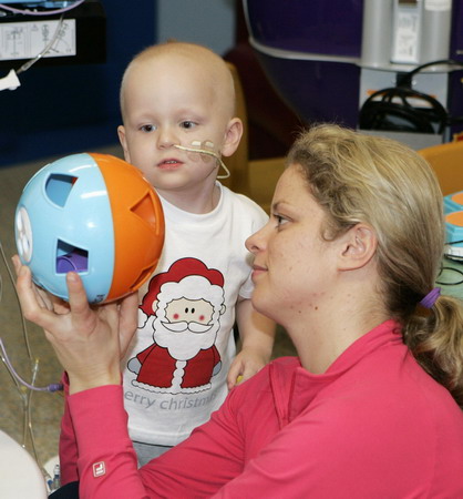 Clijsters spreads care and love in Aussie's Children Hospital