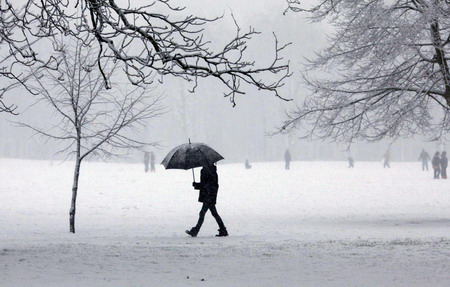 Blizzards sweep across England