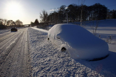 Blizzards sweep across England