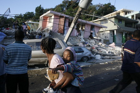 Int'l aids rush to reach quake-hit Haiti