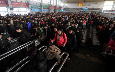 China embraces Spring Festival travel peak