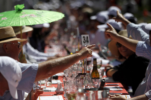 World's Longest Lunch event hold in Melbourne