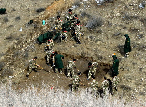 Rescue continues after railway tunnel collapses in N China