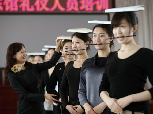 Expo hostesses trained for Shandong pavilion