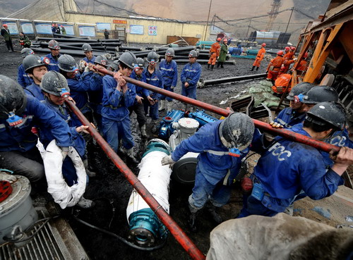 Rescue of trapped miners in Shanxi continues