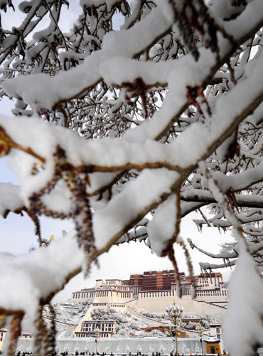 Spring snow in Lhasa