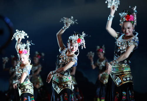 'Wind blows from Miao mountain' staged in Beijing