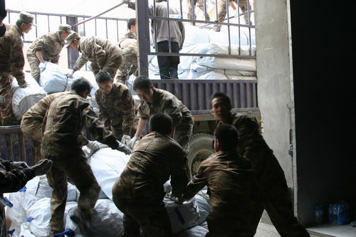 Vice Premier visits Yushu, relief and rescue underway