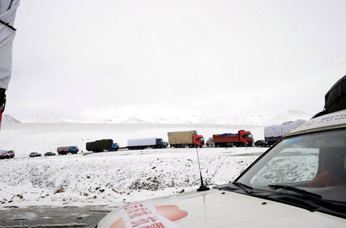 Relief materials sent to Yushu despite snow