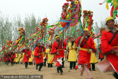 Folk dance faces danger of extinction