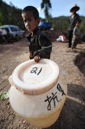 Drought continues to make life hard in Yunnan