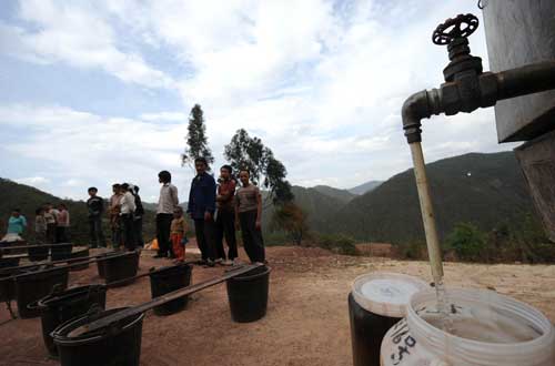 Drought continues to make life hard in Yunnan