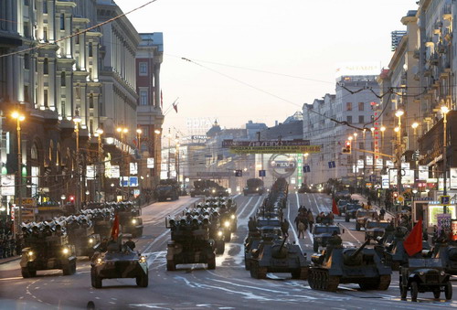 Moscow rehearses for military parade