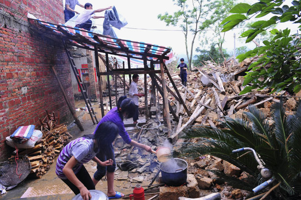 Heavy rain hits Guangzhou