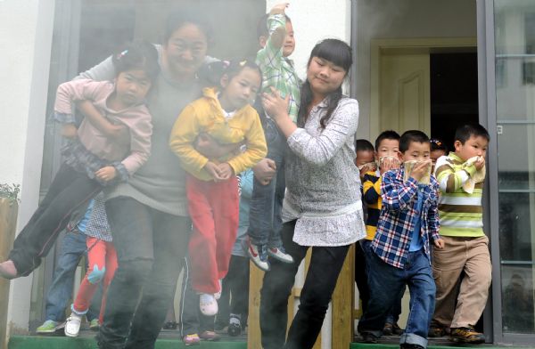 Quake drill held at kindergarten in Nanjing