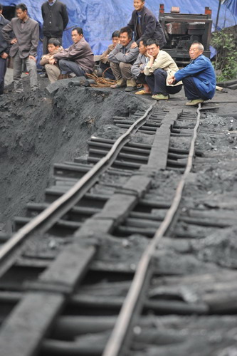 Death toll rises to 21 in SW China mine blast