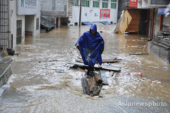 Hunan hit hard by floodwaters