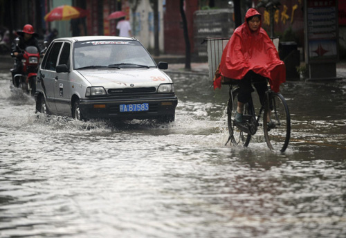 Rainstorms hit East China city